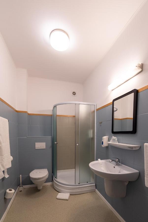 Vila Rosa 2 Hotel Cluj-Napoca Buitenkant foto