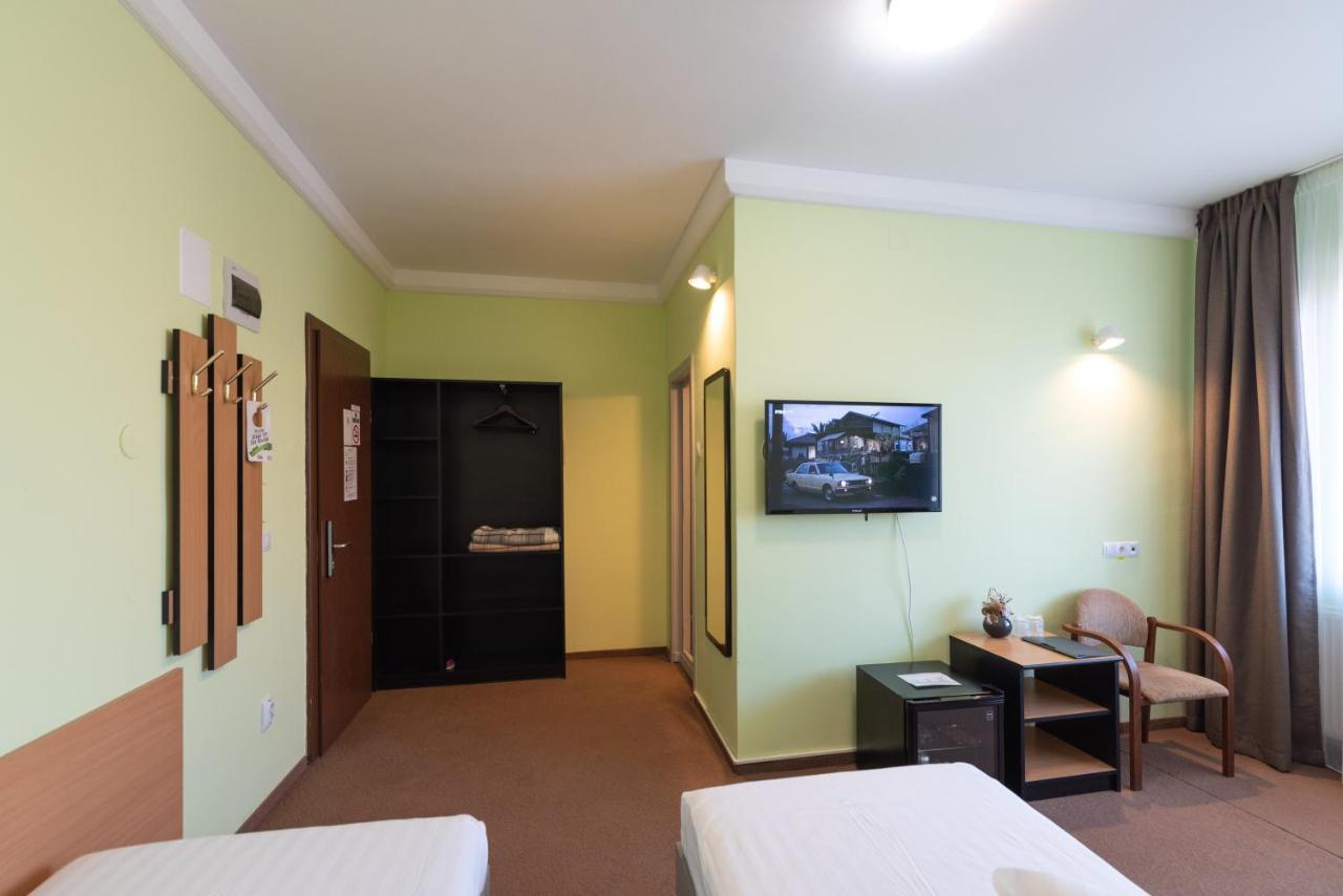Vila Rosa 2 Hotel Cluj-Napoca Buitenkant foto