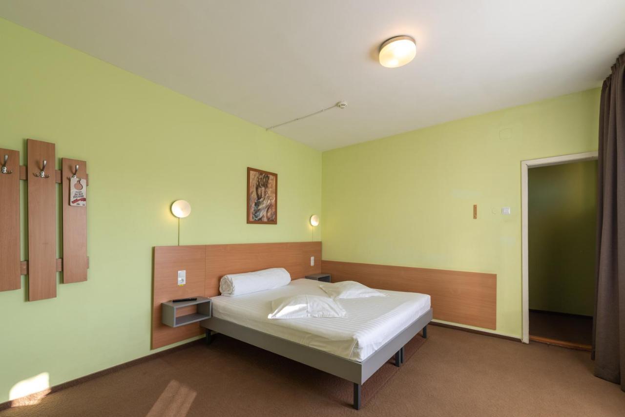Vila Rosa 2 Hotel Cluj-Napoca Buitenkant foto