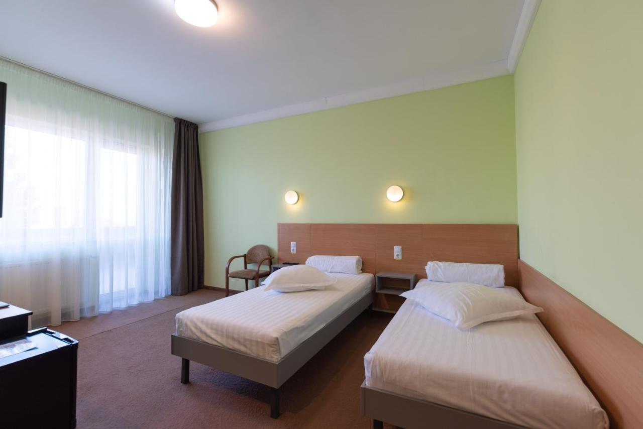 Vila Rosa 2 Hotel Cluj-Napoca Buitenkant foto