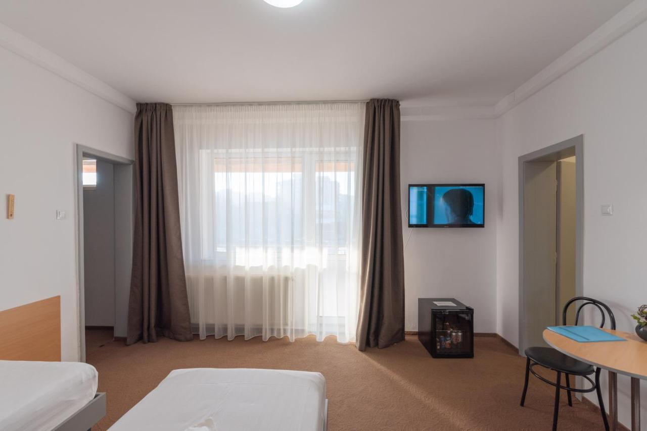 Vila Rosa 2 Hotel Cluj-Napoca Buitenkant foto